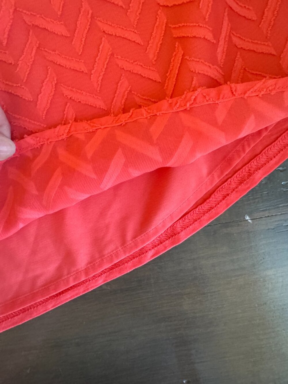 New Market & Spruce Ezide Sleeveless Blouse in Textured Coral - Picture 6 of 10